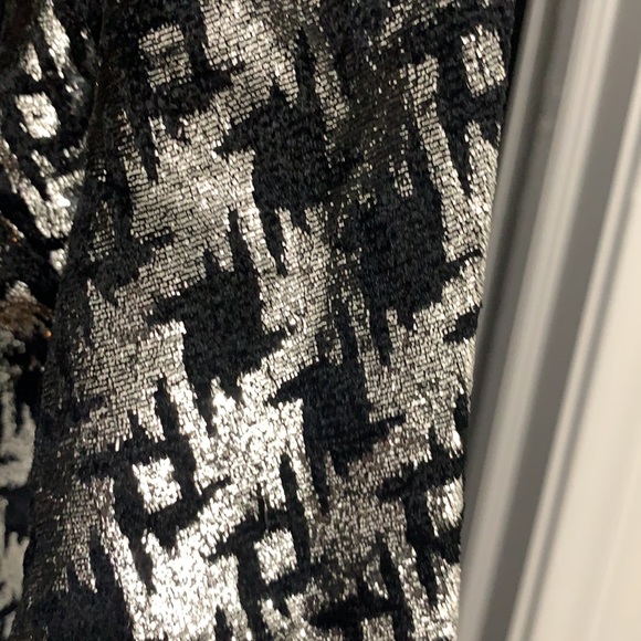 Silver and black top - Picture 5 of 5